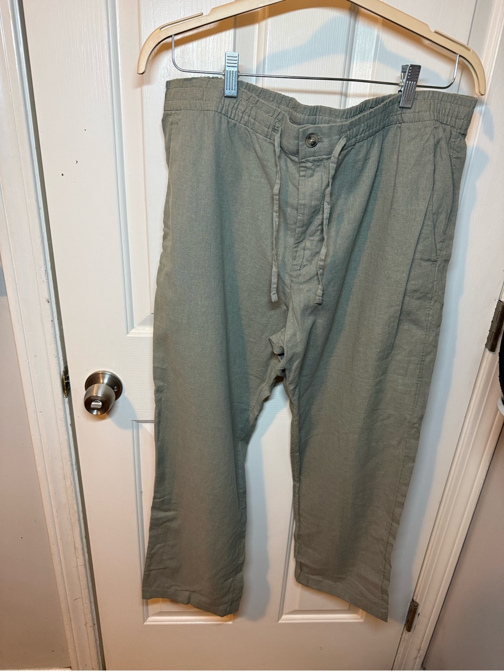 H&M Men's Drawstring Chinos in Olive Green